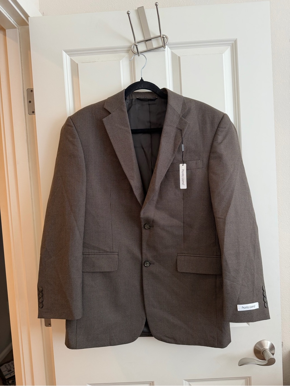 Pronto Uomo new with tags jacket with a dark brown micro print design size 38R